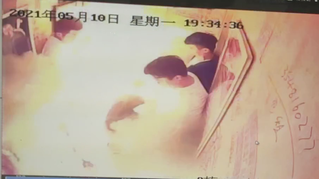 警惕！電動(dòng)車(chē)電梯內(nèi)起火，多人被燒傷！你還敢讓電動(dòng)車(chē)上